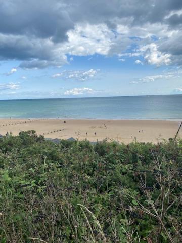 8 Bed Sun Decked Caravan Unlimited High Speed Wifi And Fun At Seawick Holiday Park 클랙톤온씨 외부 사진