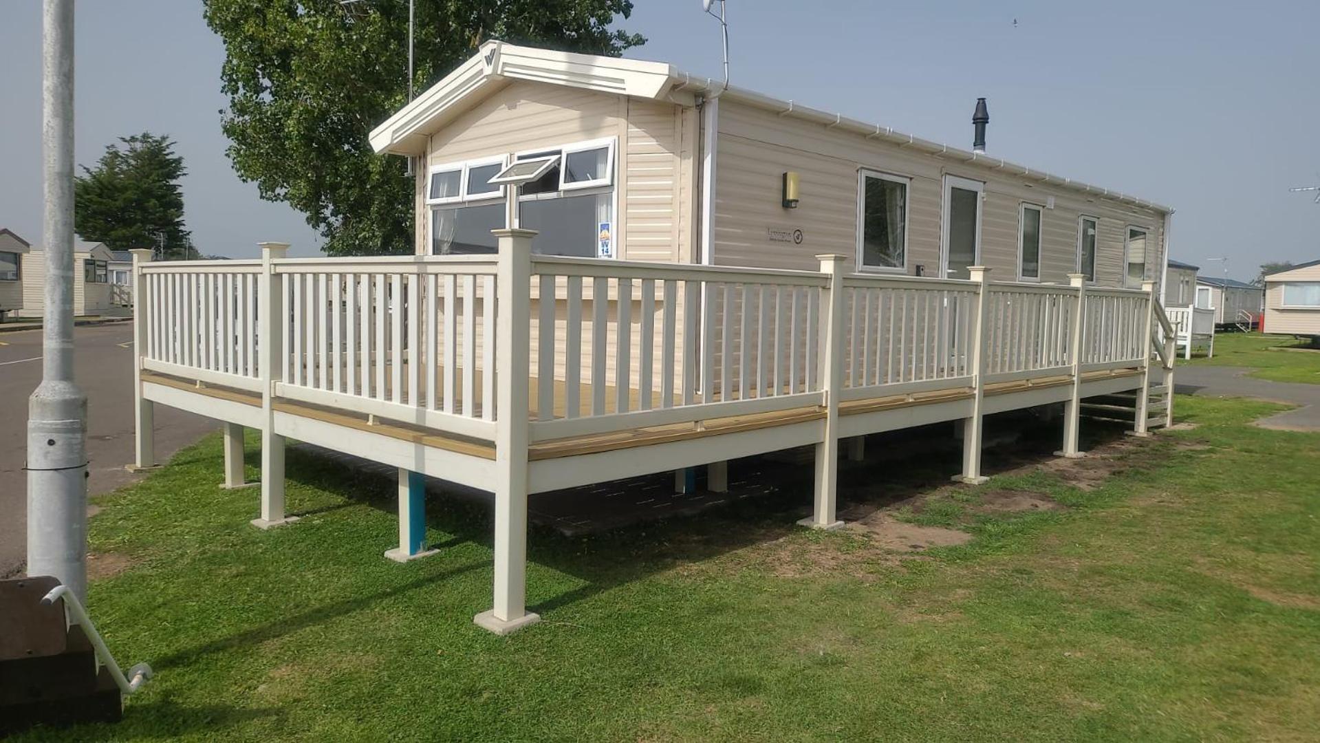 8 Bed Sun Decked Caravan Unlimited High Speed Wifi And Fun At Seawick Holiday Park 클랙톤온씨 외부 사진